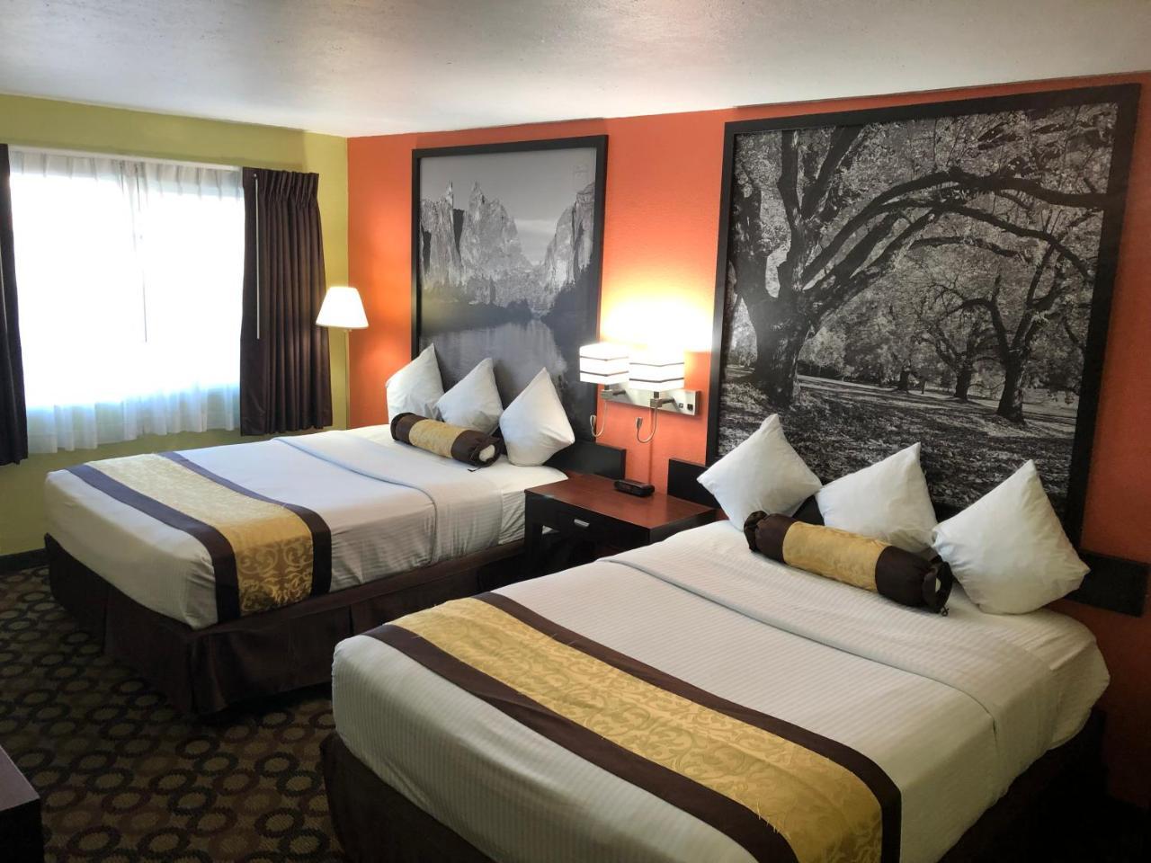 Super 8 By Wyndham Ontario Motel Buitenkant foto