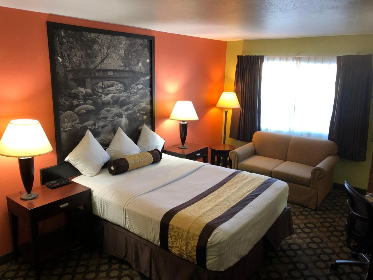 Super 8 By Wyndham Ontario Motel Buitenkant foto